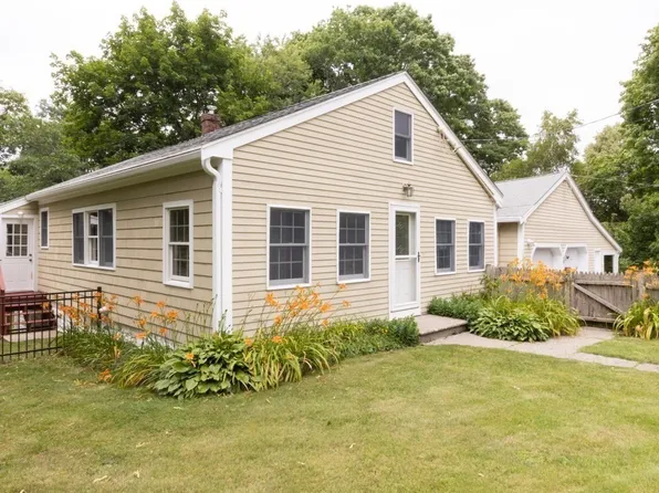 1083 Middle St, Weymouth, MA 02188