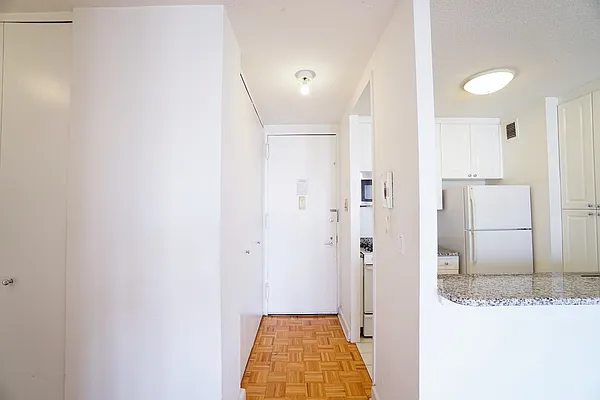 Rented by Renetta Real Estate | media 34