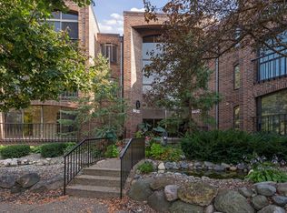 8430 Pennsylvania Rd APT 117, Bloomington, MN 55438