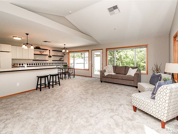 3rd image of 22617 Dorre Don Ct SE
