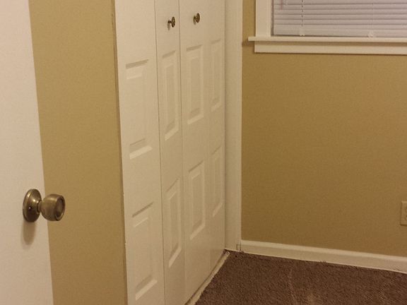 5th image of 109 W Willow Ave