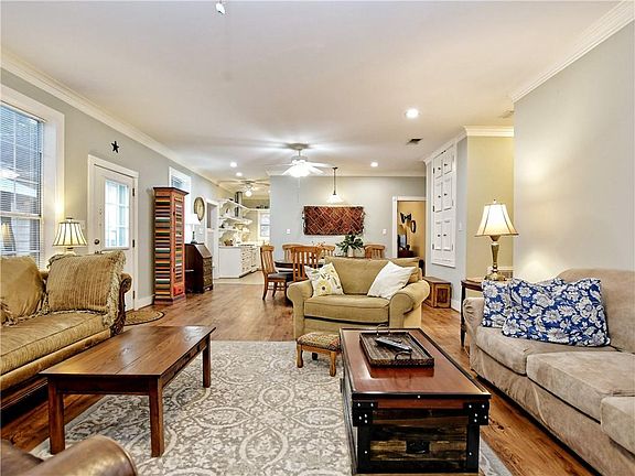 4th image of 702 Garwood St