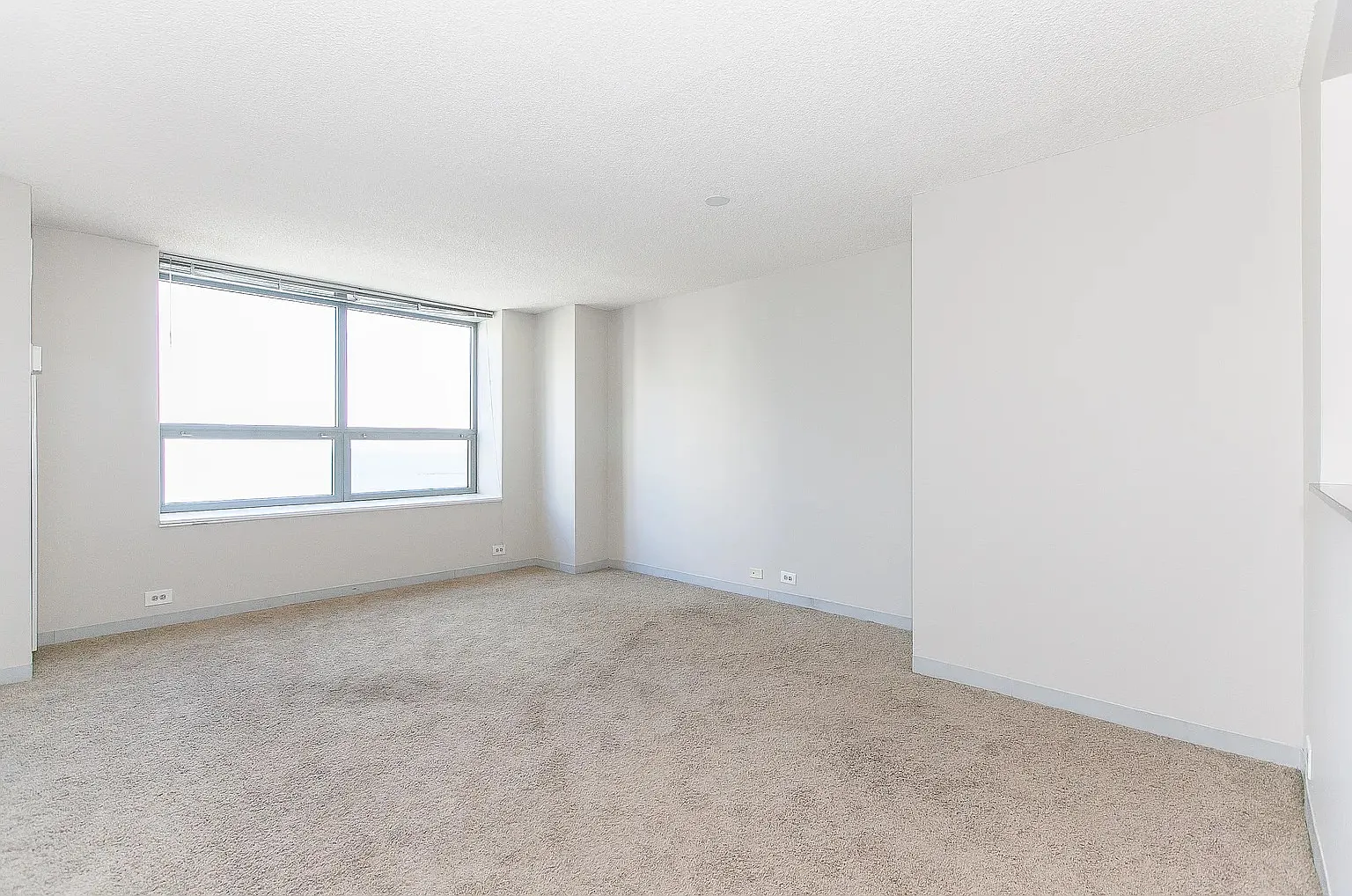 1 bed, 740 sqft, $2,080 — Photo 3
