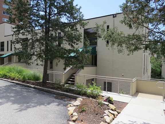 5th image of 4565 Walnut St