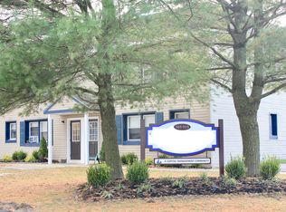 505 Surrey Ave APT 16A, Berlin, NJ 08009