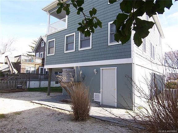 4th image of 222 Pearl St