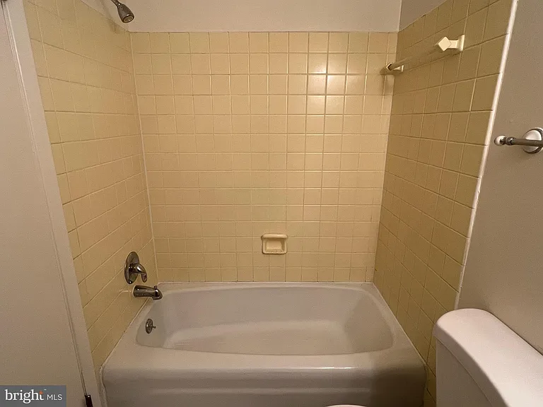 5566 Burnside Dr — Photo 18