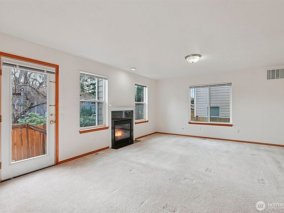 4th image of 21303 41st Court W