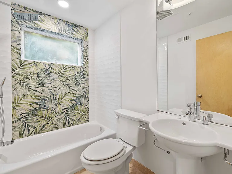 121 Marine Pl — Photo 29