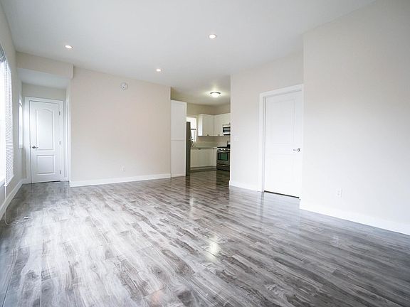3rd image of 5135 Marathon St APT 1