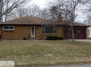 2405 Kuerbitz Dr, Lansing, MI 48906