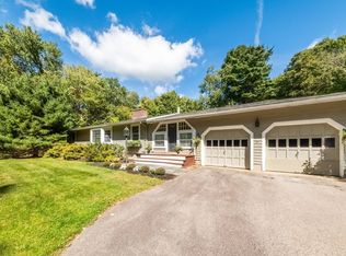 102 Hunting Ln, Sherborn, MA 01770