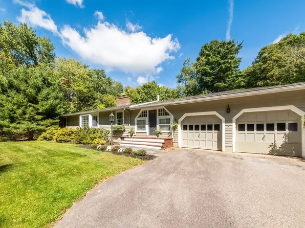 102 Hunting Ln, Sherborn, MA 01770