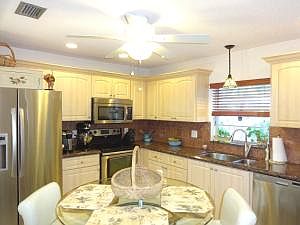 4th image of 6520 Overland Dr