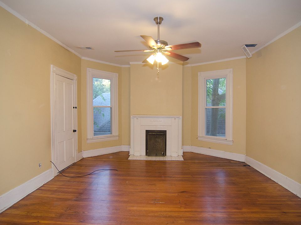 Master bedroom. Large walk-in closet to the left.