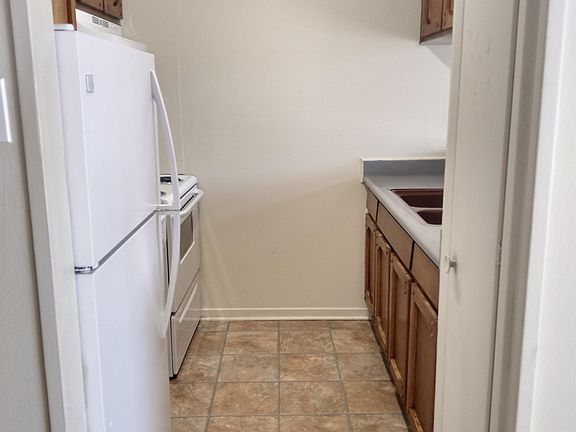 3rd image of 2755 Louisiana St #29