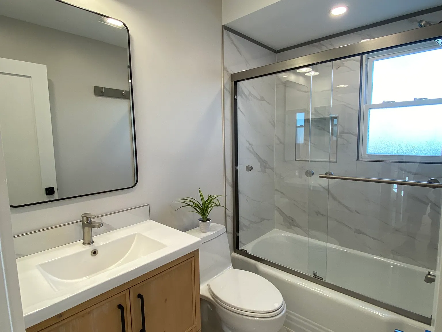 2 bed, 700 sqft, $2,675 — Photo 3