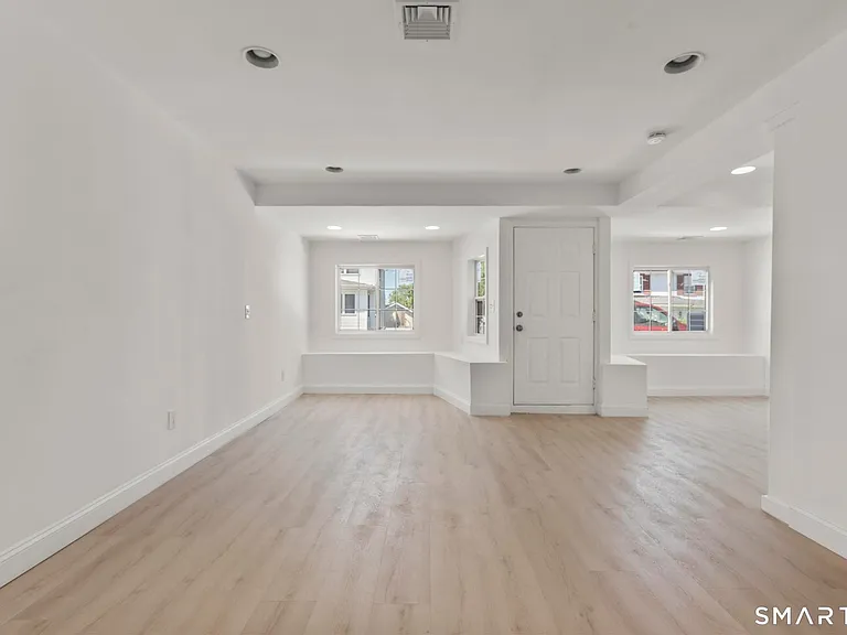 64 Soundview Ave #1 — Photo 16