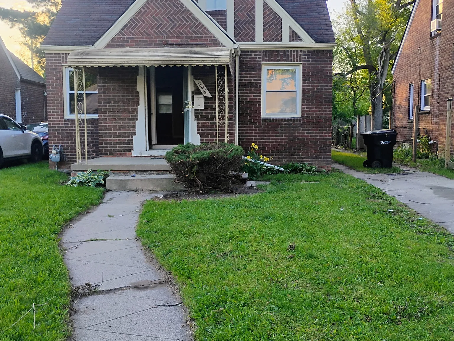 2 bed, 858 sqft, $1,200 — Photo 1