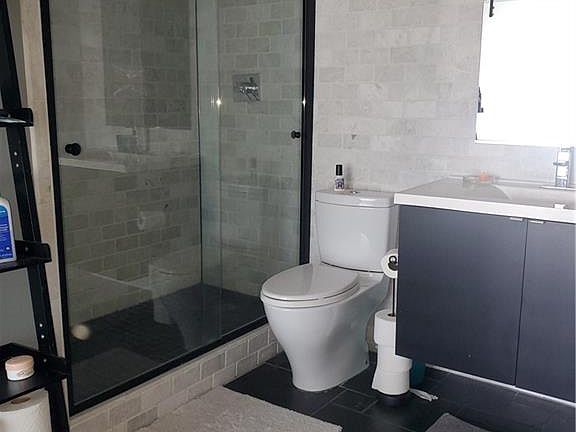 5th image of 2830 Shore Dr APT 501