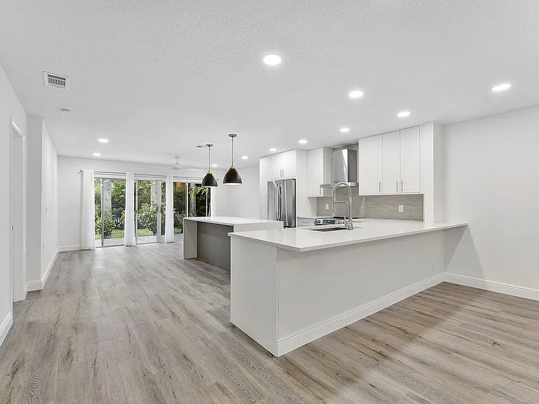 9180 Pine Springs Dr — Photo 7