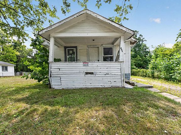 3rd image of 126 E Gracelawn Ave