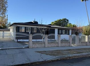 19216 Calvert St, Reseda, CA 91335