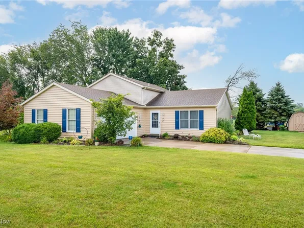 196 Loperwood Ln, Lagrange, OH 44050