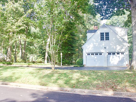 Parking for 3 in driveway