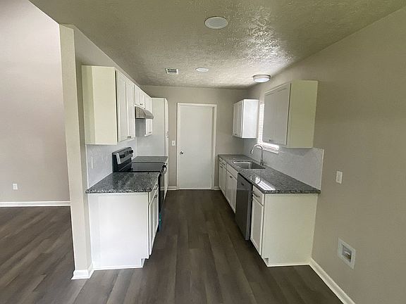 4th image of 9620 Landis Dr