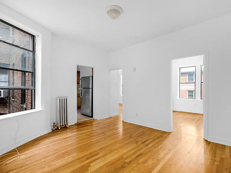 242 Bainbridge St #4 — Photo 3