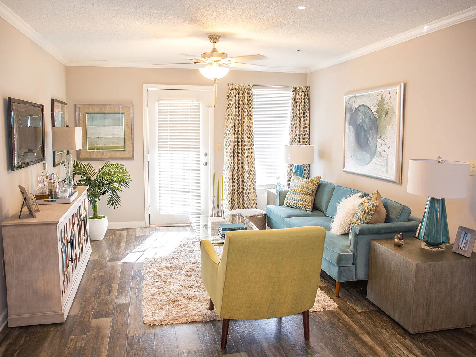 Scarlett Place Apartments — Photo 3
