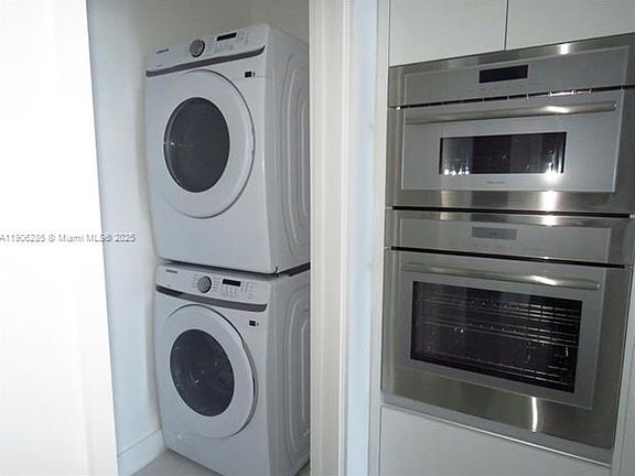 4th image of 700 NE 24th St Unit 204-A