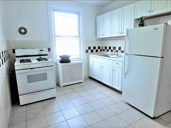 3rd image of 4127 67th St APT 3F