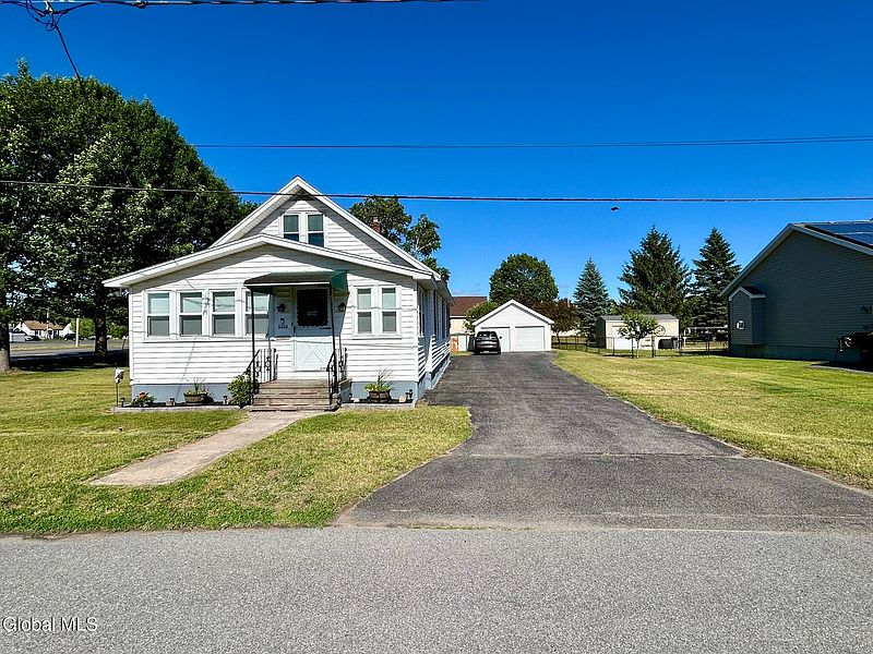 2nd image of 3202 Delmar Avenue
