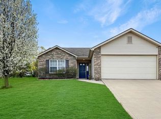 230 Riley Dr, Fort Wayne, IN 46825