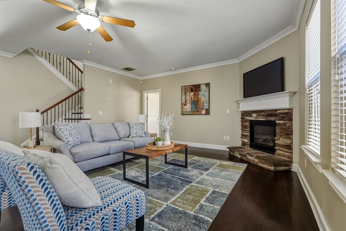 next background image