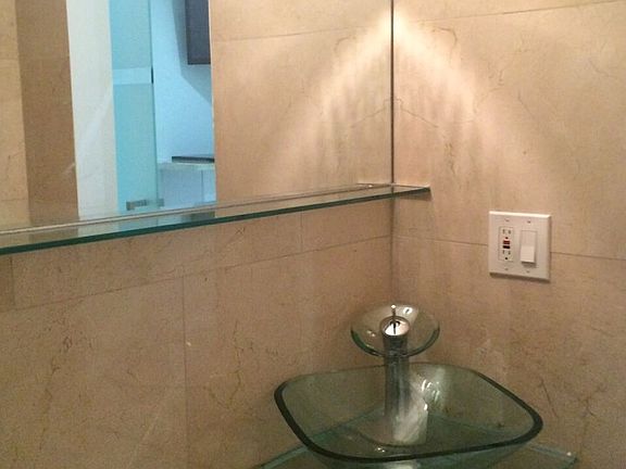 4th image of 612 15th St APT 10