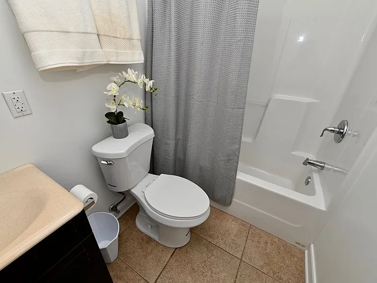 Woodworth Park Apartment — Photo 6