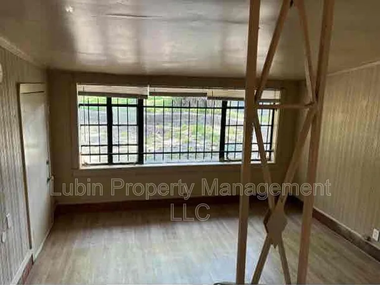 2077 Vollintine Ave — Photo 5
