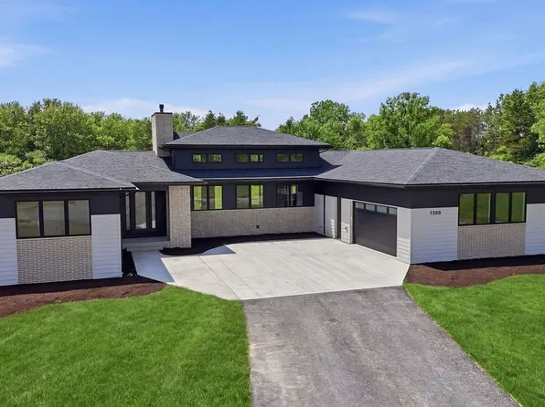 1200 Rice Rd, Elma, NY 14059