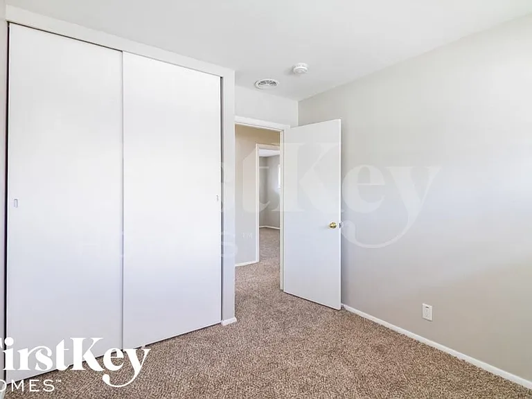 809 N Latham St — Photo 12