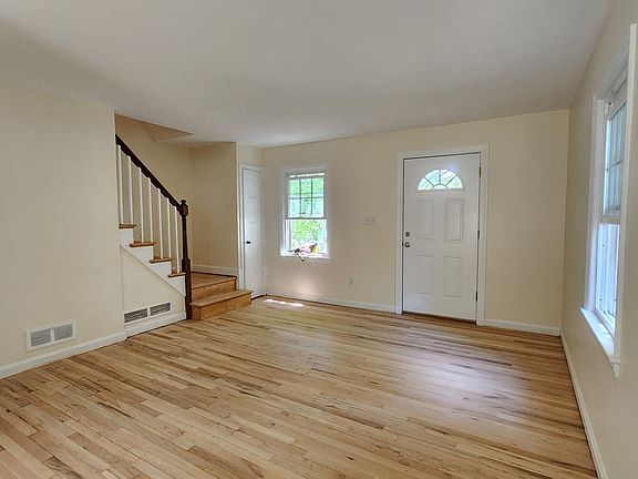 3rd image of 5820 Biscayne Dr