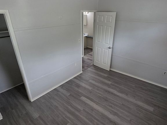 5th image of 2425 Dixie Ave