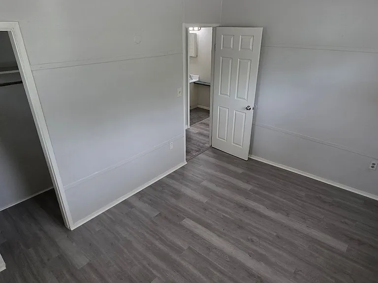 2425 Dixie Ave — Photo 7