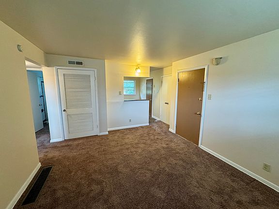 5th image of 477 E Stafford Ave APT D