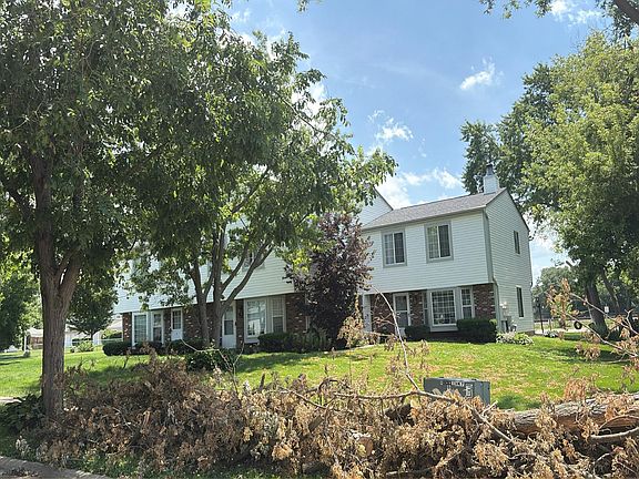 2nd image of 211 E Oneida Ave