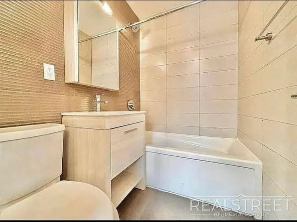 308 Park Avenue image 6 of 6