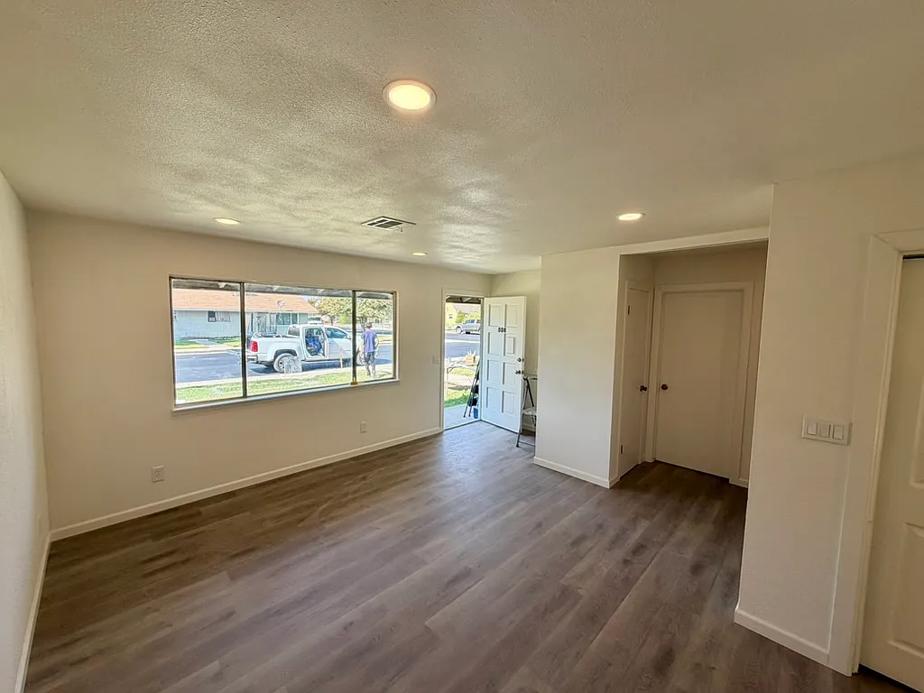 2 bed, 825 sqft, $1,500 — Photo 4