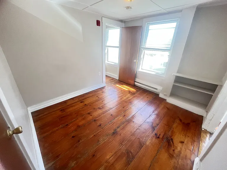 347 Main St — Photo 4